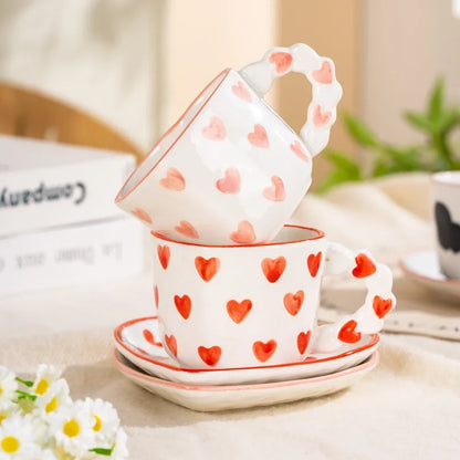 Tazza a Forma di Cuore con Piattino. Tazza in Ceramica Dipinta a Mano per Caffè o Tè