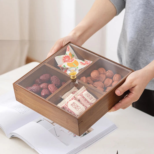 Vassoio da Snack in Bambù HeMu a Quattro Settori con Coperchio. Organizzatore Elegante ed Ecologico per Snack, Frutta Secca e Dessert