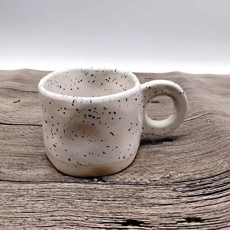 Tazza in Ceramica con Manico ad Anello. Stile Coreano con Design a Spruzzi Artistici