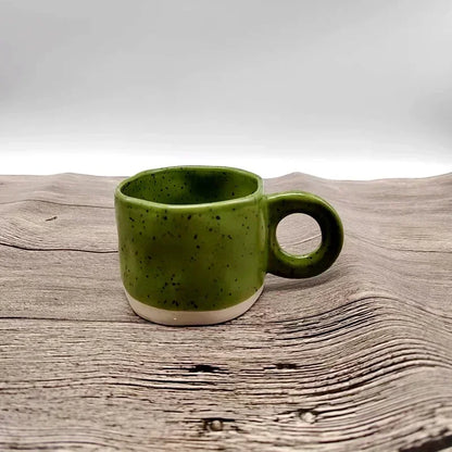 Tazza in Ceramica con Manico ad Anello. Stile Coreano con Design a Spruzzi Artistici